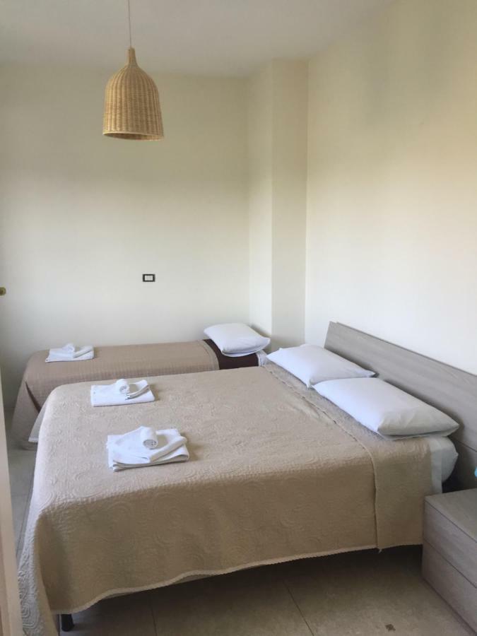 Bed&Breakfast Riccio&Lella Fiumicino Exterior foto
